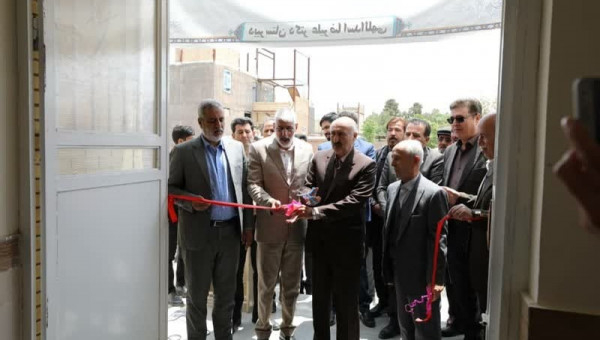 دندانپزشکی که پس از ۴۹ سال محل تحصیل کودکی خود را دوباره ساخت