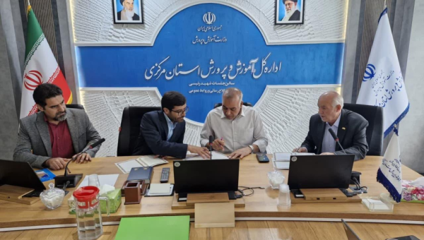 خیر نیکوکار آقای فراهانی فداکارانه ،دیه فرزند از دست رفته خود را صرف ساخت مدرسه ای برای فرزندان این مرز و بوم کرد اقدامی که آن را میتوان مصداق واقعی صدقه جاریه و باقیات الصالحات عنوان کرد .