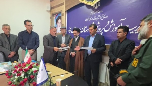 امضای تفاهم نامه ساخت دو مدرسه با مشارکت انجمن اولیا و مربیان در استان مرکزی