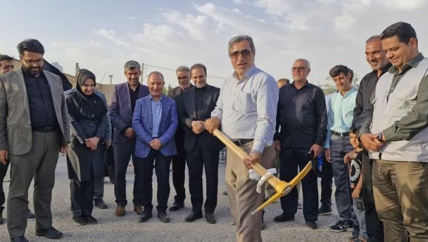 کلنگزنی ۴ مدرسه در شهرستان های دهاقان و شهرضا