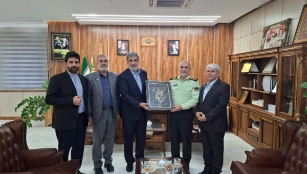 به مناسبت هفته نیروی انتظامی حاج حمیدرضا شاه حسینی و مهندس سید محمد رضا جعفری با سردار حسین رحیمی، رئیس پلیس امنیت اقتصادی فراجا  دیدار و گفتگو کردند.