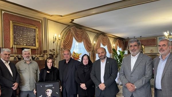 دیدار صمیمانه رئیس سازمان نوسازی مدارس کشور و رییس جامعه خیرین مدرسه ساز کشور با خانواده زنده یاد دکتر قفلی