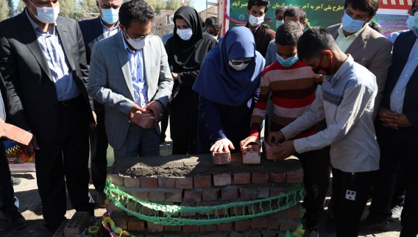 مدرسه پویش محرمی آجر به آجر در عنبرآباد خشت‌گذاری شد