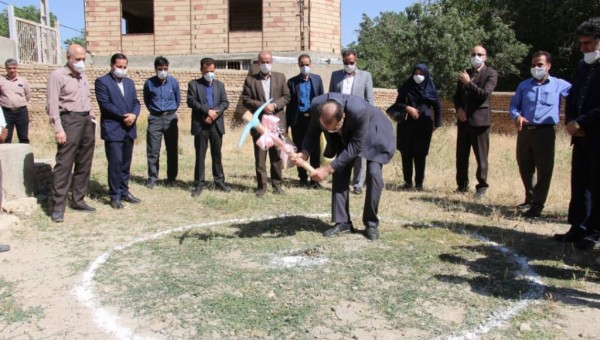 آغاز عملیات ساخت مدرسه ای در روستای شمس آباد